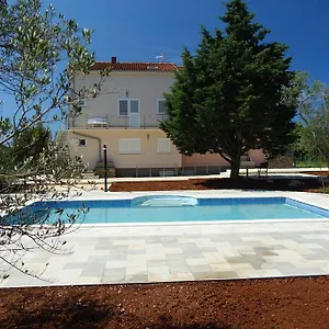 https://olive-apartments.hotelinzadar.com